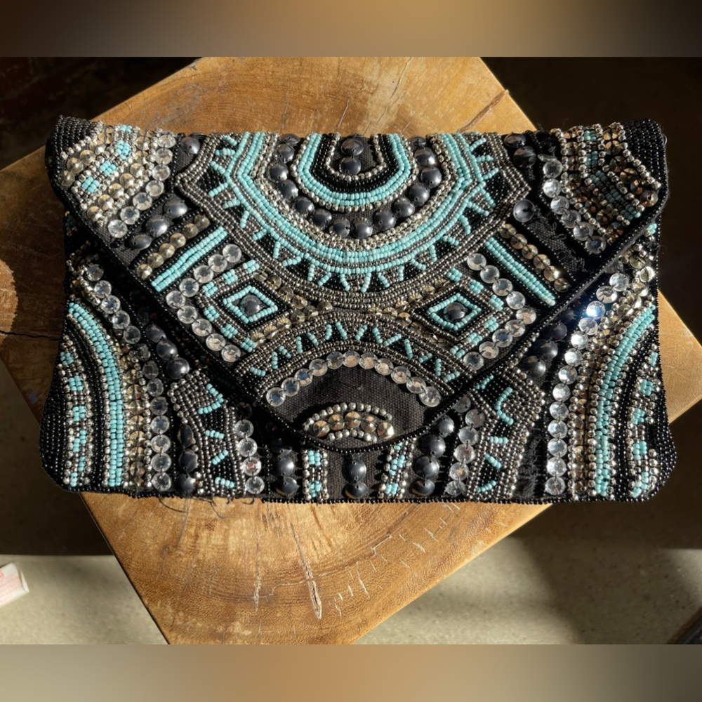 Beaded clutch